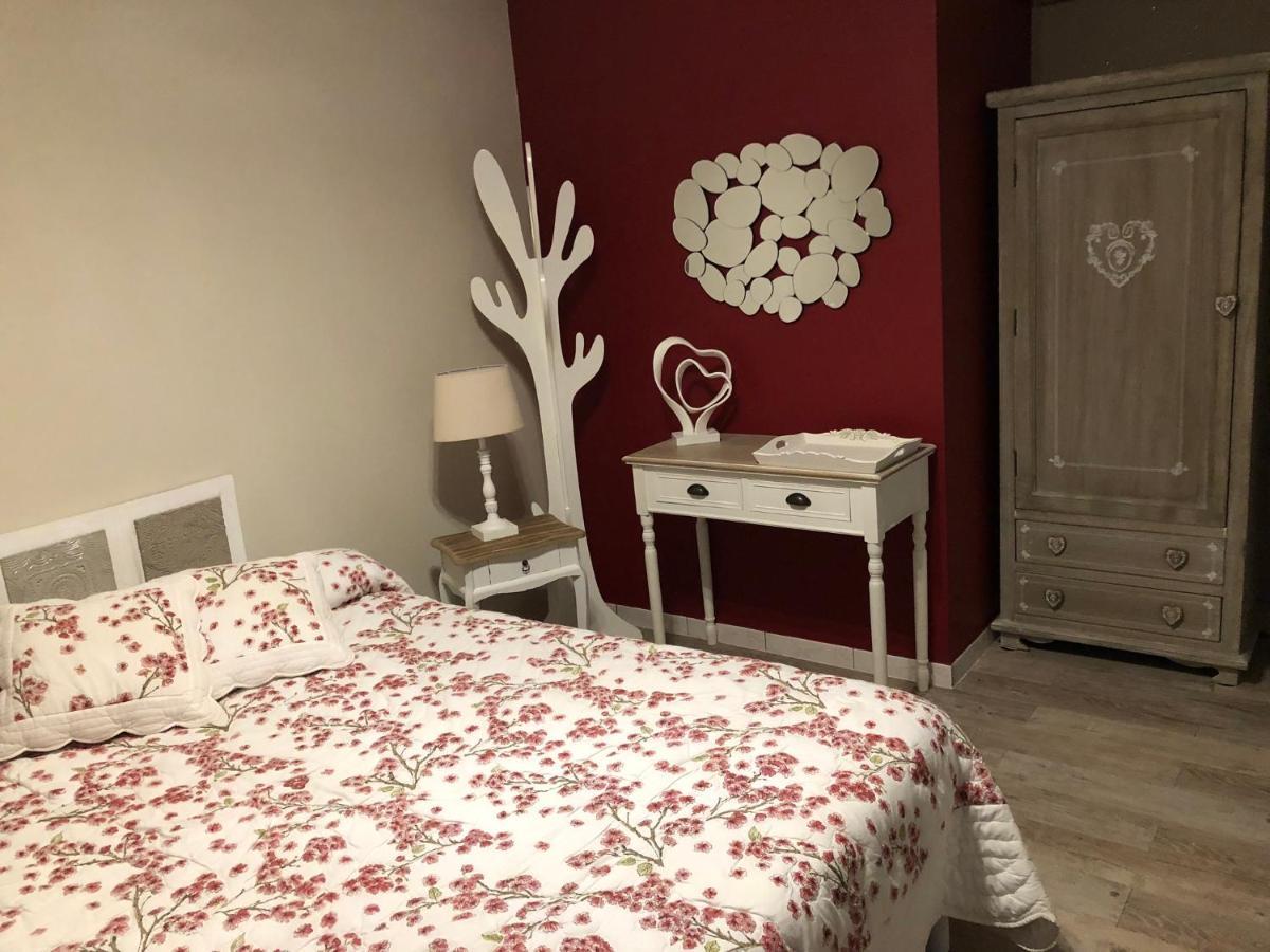 Hotel Lagalerne à Neuville-du-Poitou Extérieur photo